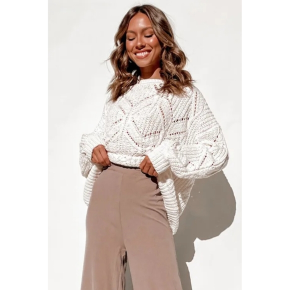 White Balloon Sleeve Textured Knit Sweater - Picture 4 of 6